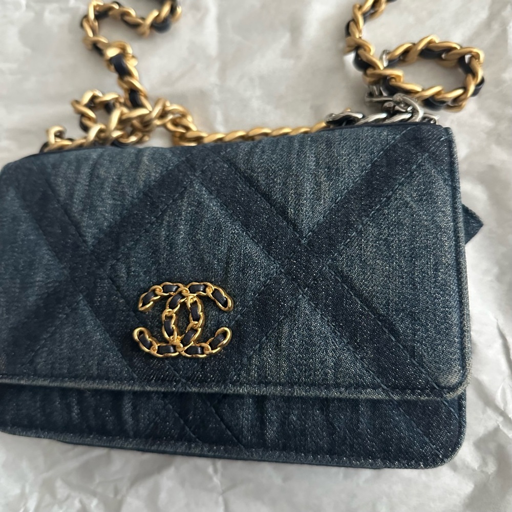 Chanel Denim Quilted Chanel 19 Wallet On Chain WOC Blue Shoulder Bag Crossbody - Picture 3 of 11